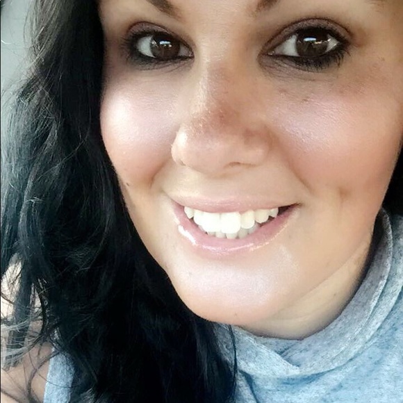 Meet your Posher, Katherine - Picture 1 of 3